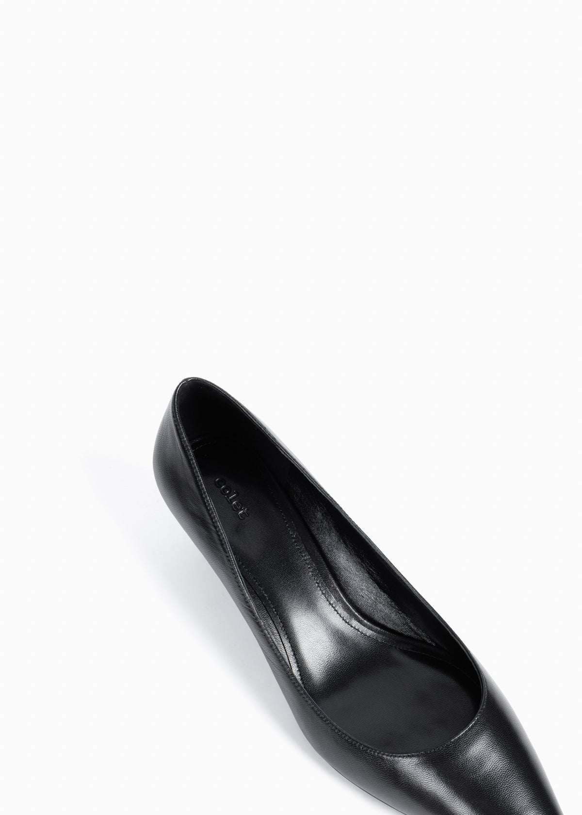 The Nerrine in black